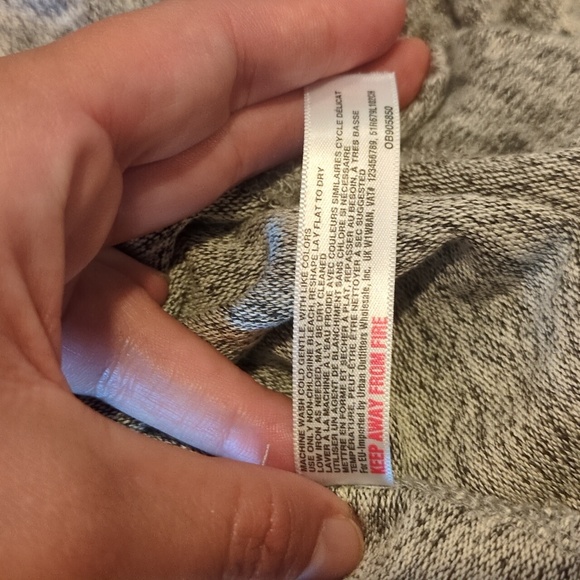 Anthropologie | Grey | Slouchy Sweatshirt | Buttery Soft | Size Sm Petite | NWT - Picture 11 of 11